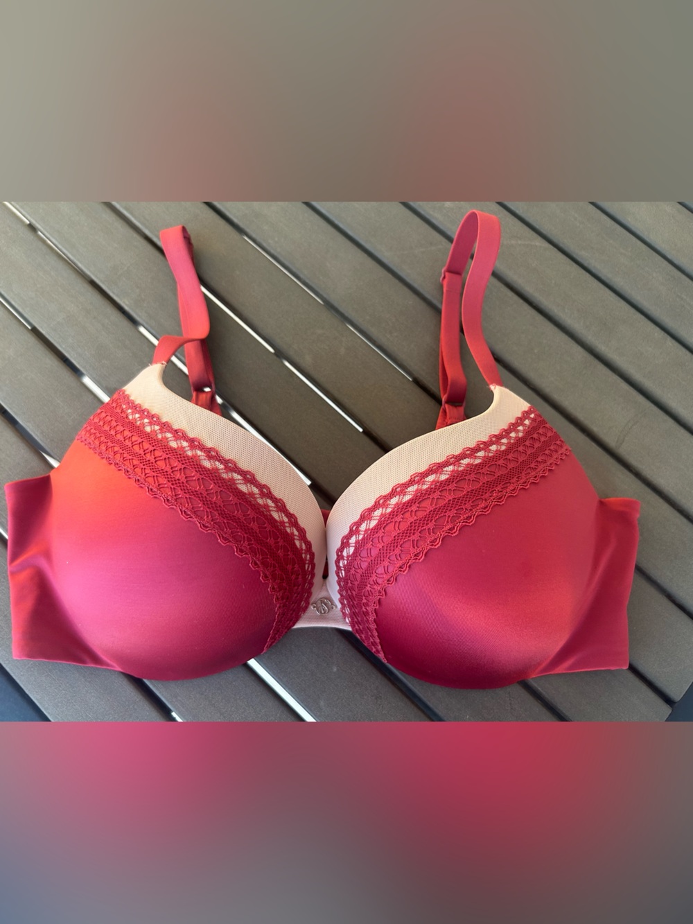 Victoria's Secret Dusty Rose Very Sexy Push Up Bra w/lace trim 36C